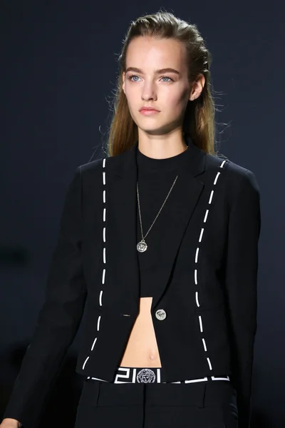 Look 3